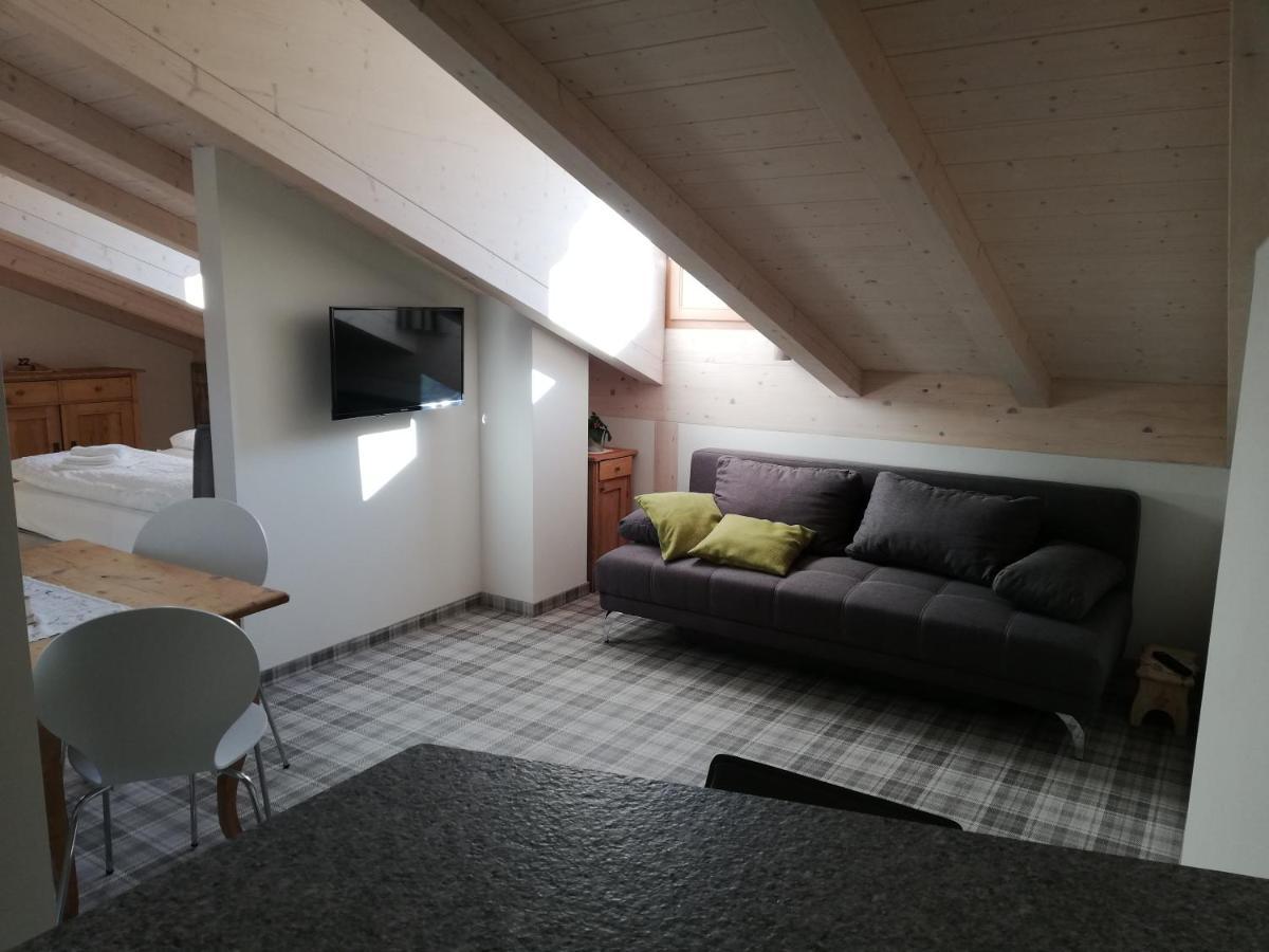 Casa Lassu. Carano  Exteriör bild